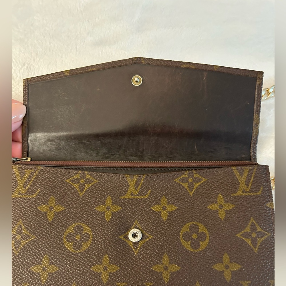 Louis Vuitton Monogram Sarah Wallet - with D-ring attached - Picture 3 of 13